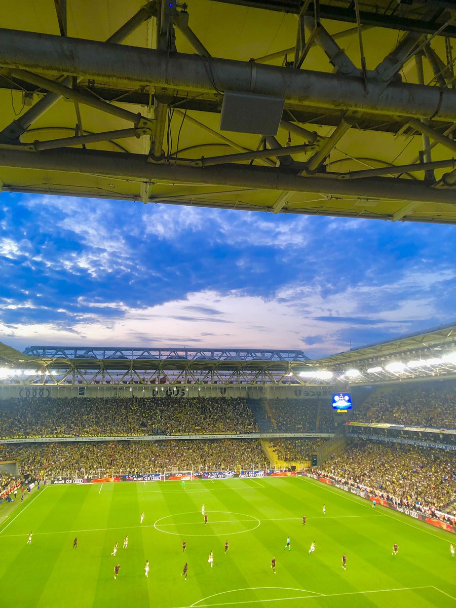bengsuglr's tweet photo. Günaydın büyük Fenerbahçe taraftarı💛💙 https://t.co/9DGe7QQD1W