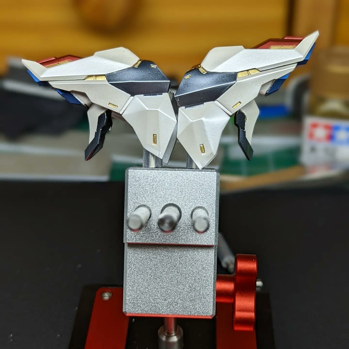 MarioIRL88's tweet photo. Alright this boy was not fun gonna have to wet sand some areas where the glue seeped out at but with this we only got waist and legs and painting is complete #gunpla #gundamnerd #gundambuilder #gundamuniverse #gunplatools #gundamcommunity #gundamstagram #gundam #gundamcustom https://t.co/iFLj67LnyN