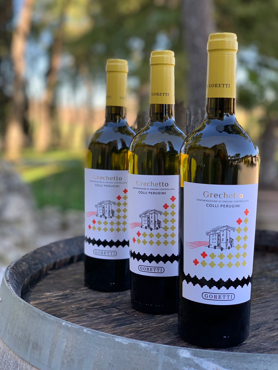 vinigoretti's tweet photo. Il #sole risplende e la nuova annata di Grechetto 2021 è finalmente in bottiglia. La DOC piena di freschezza, #aromi di erbe di campo, #fiori e #frutta bianca, con un lieve sentore di #ananas .🍷🍇 https://t.co/JSr4I2r2Y5
