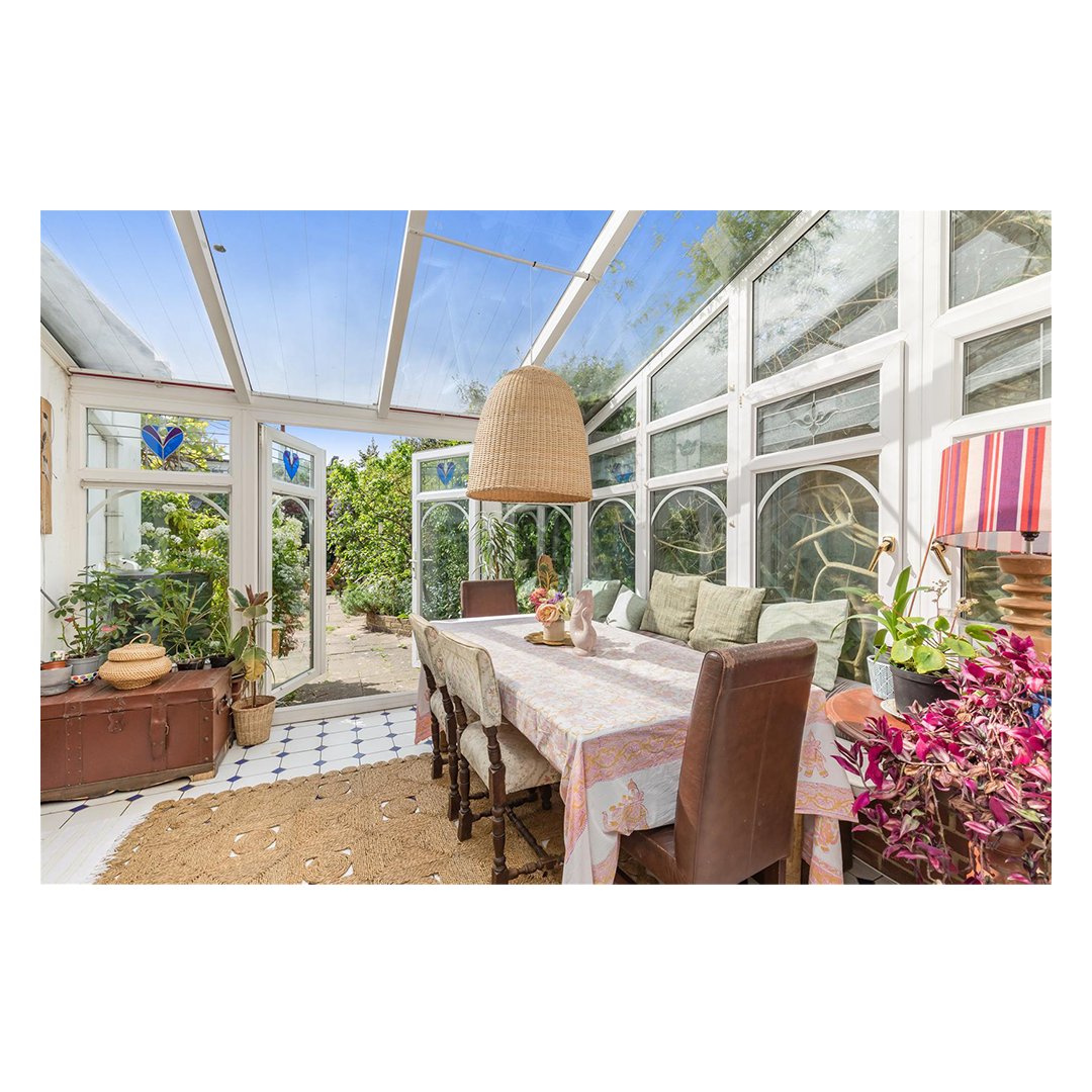 Sales - Magnificent semi-detached Victorian villa with a west-facing garden and a wonderful measure of charm and character. 

Click here for details: lextons.co.uk/property-detai…