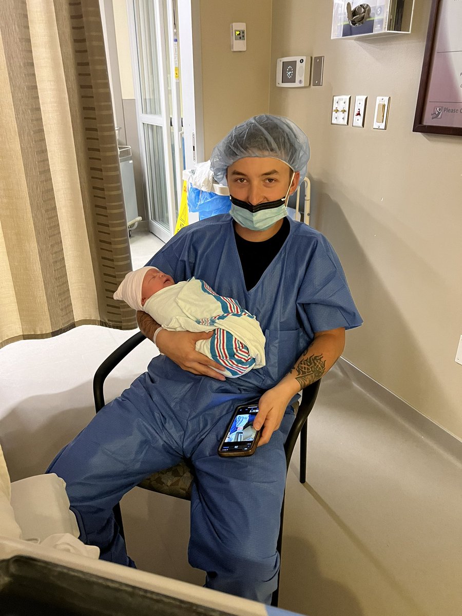 cloey_brown's tweet photo. Olivia Grace Lawver 
May 16th 2022 5:38 pm , 8lbs and 20 1/2 inches long! Pure perfection idk how we made such a big girl 💝 https://t.co/SsVoy7RpKk