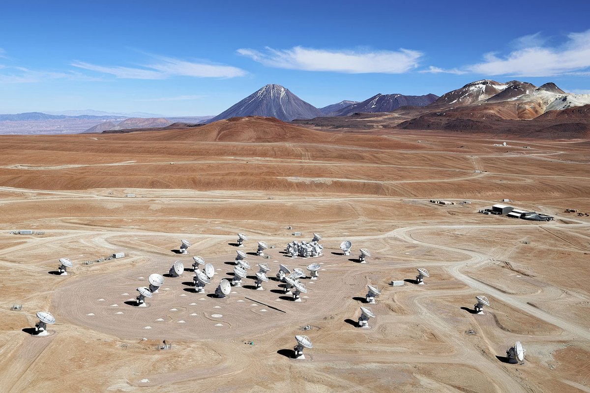 microgate's tweet photo. First image of the black hole at the heart of our galaxy. 
Microgate contributed in a significant way to this milestone and developed the control system for the European antennas of Alma, the world's most powerful radio telescope and heart of the EHT. 
https://t.co/9AJtSN6gS8 https://t.co/oYnjDG49UD