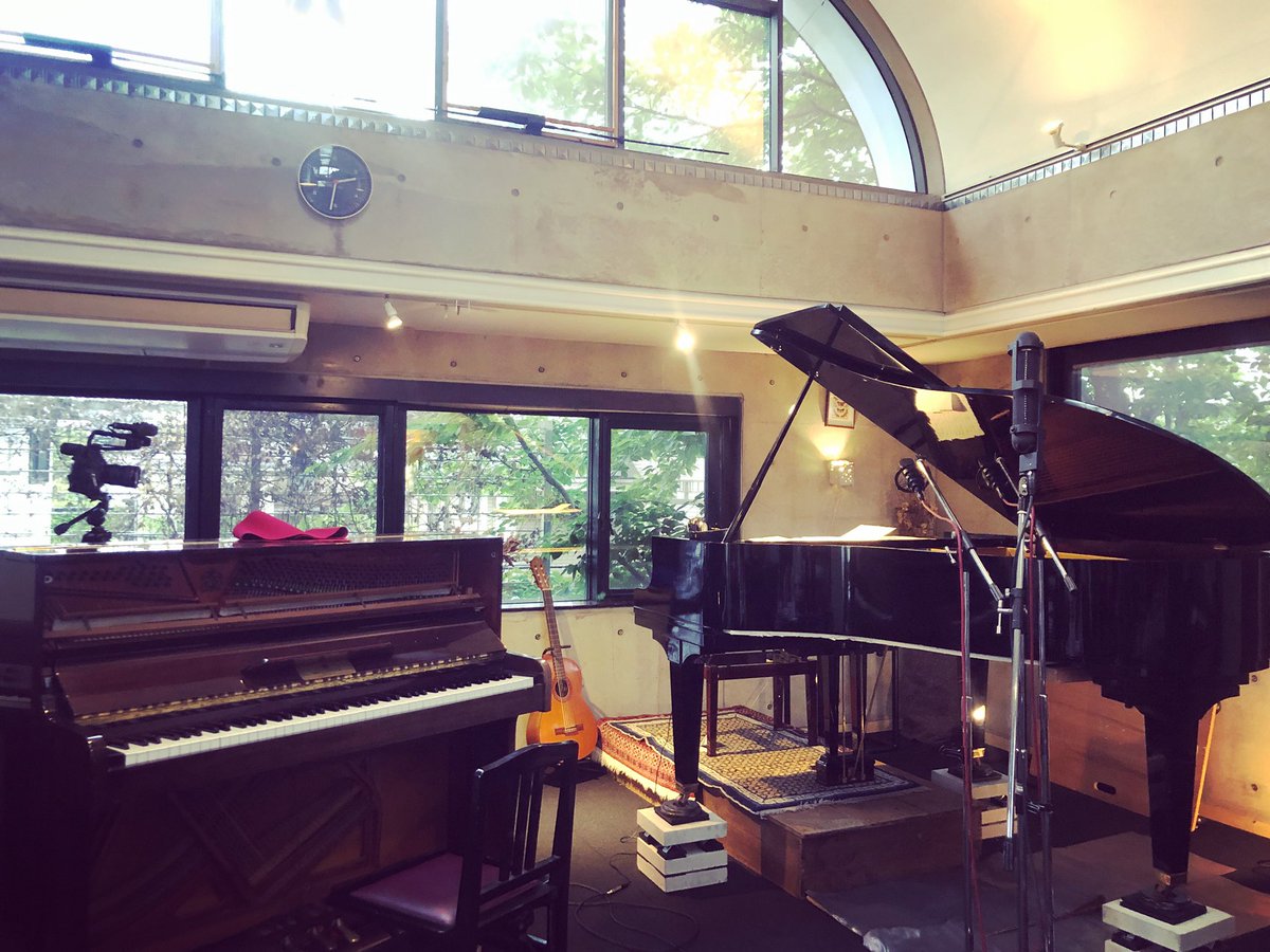 echoandcloud's tweet photo. 今日はグランド、アップライト両方を使い分けるレコーディング
Pianos today
#echoandcloud
#recordingstudio
#piano #johnbroadwoodandsons #tokyo #recording #aeamicrophones #audiotechnica https://t.co/bi1RNpVTxP