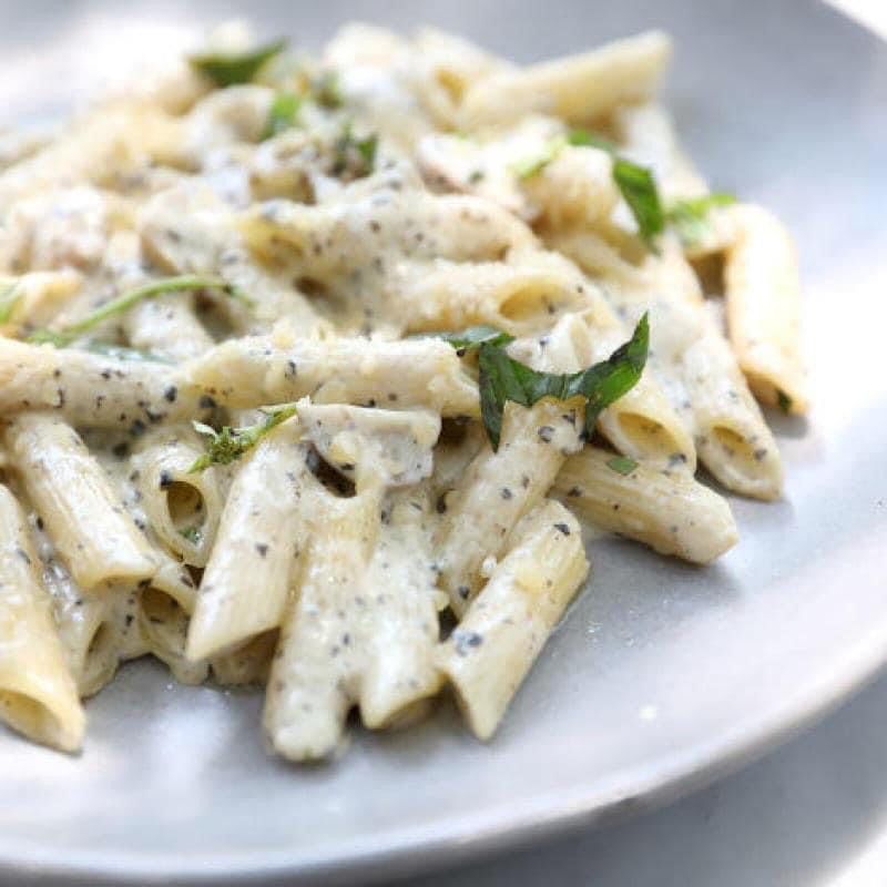 IT_AtoutFrance's tweet photo. [ricette] Oggi un connubio tra Italia e Francia , penne al Camembert, formaggio tipico della Normandia . Con penne , burro , camembert Président, uova, latte , sale e pepe 😋
#ExploreFrance https://t.co/6P3mlshla4