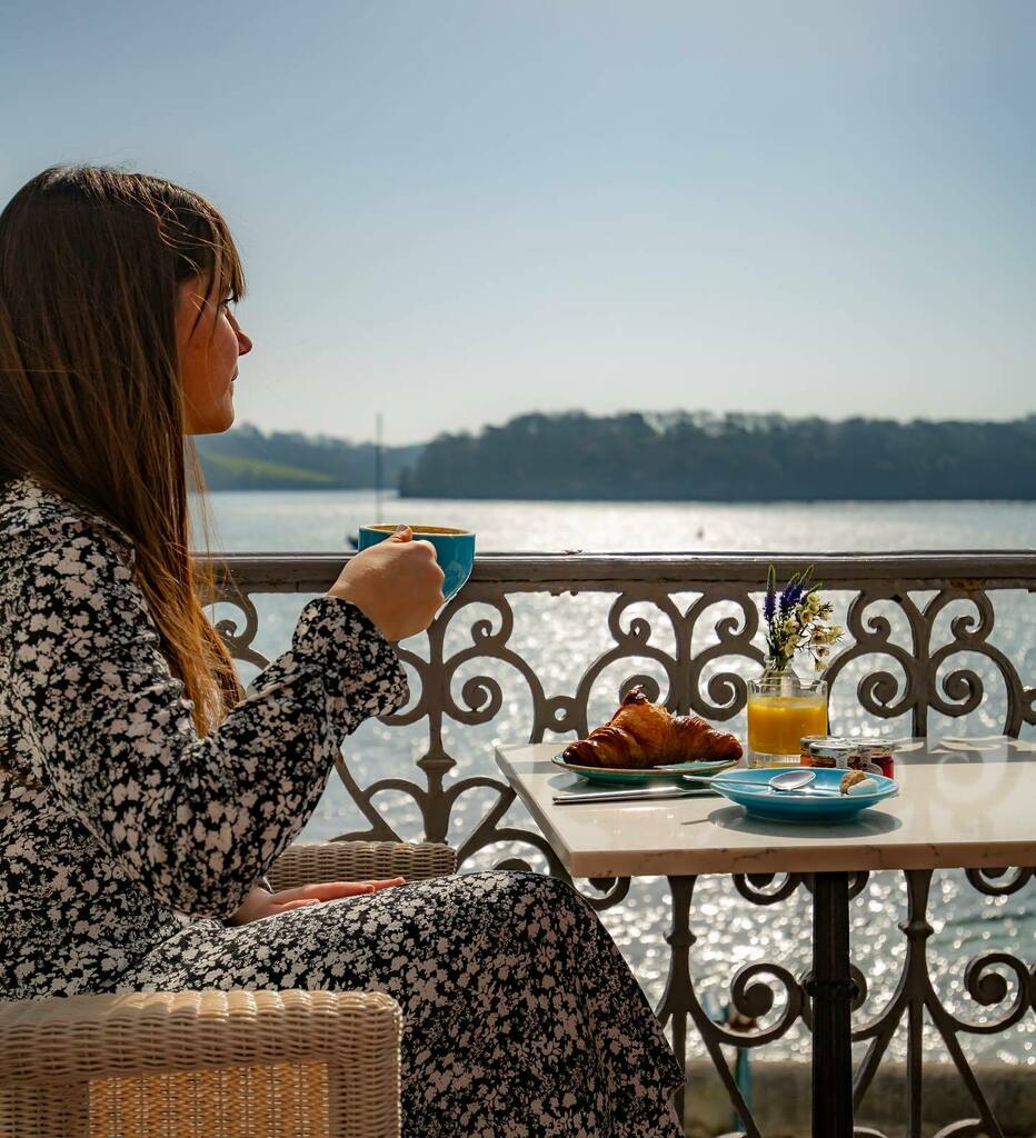 Breakfast with a view! 🌞☕️
.
.

#stmawessights #stmawes #stmaweshotel #cornwall #breakfast #breakfastview #lovestmawes #lovecornwall  #roselandpeninsula #cornwallviews #swibest  #visitcornwall instagr.am/p/Cdpo-lfIm8P/