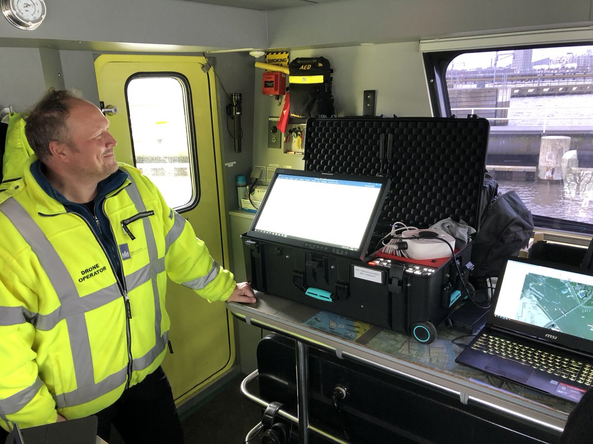 Wist je dat wij ook regelmatig custom oplossingen voor klanten bedenken en uitwerken? In opdracht van Rijkswaterstaat hebben wij voor RWS de ultieme Rapid Response MediaKit gebouwd. Deze week staan zij hiermee ook op de ERIC 2022. Deze koffer is o.a. voorzien van: 
- High Brightn