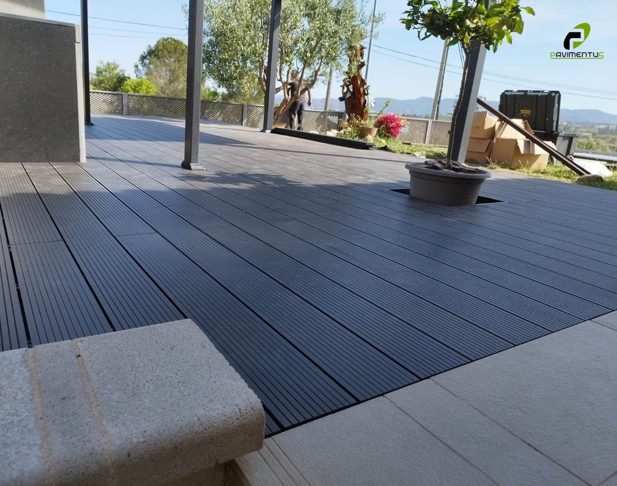 pavimentus's tweet photo. Nueva instalación de tarima Pavideck color Ceniza

#tarima #tarimasintetica #madera #maderatecnológica #instalacion
#arquitectura #diseño #jardin #exterior https://t.co/h25y8Bacpn