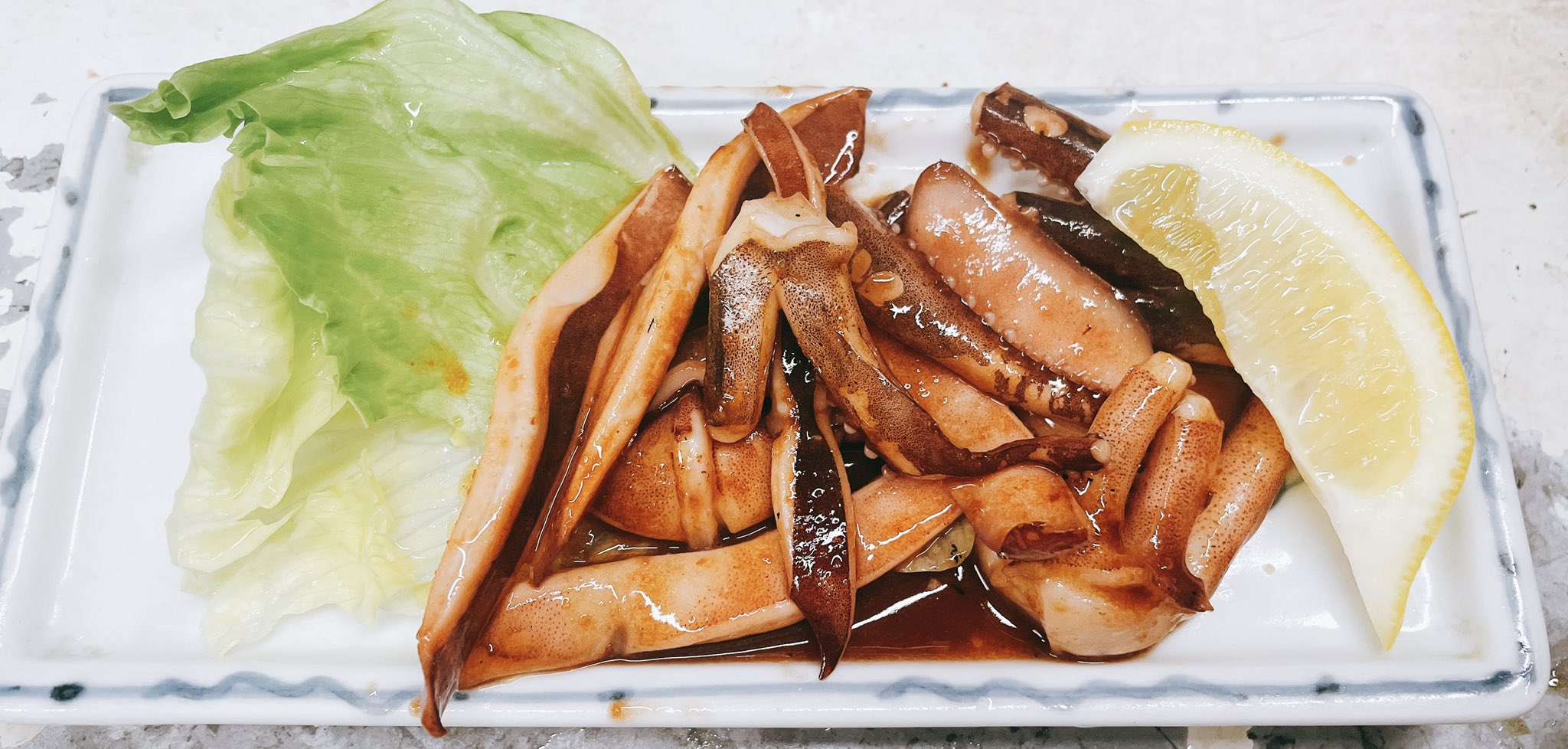 東十条 たぬき 居酒屋 本日も営業してます 今日のオススメは天然ブリ入荷してます 沼津産 大きめの活アジのお刺身 たたき 大特価４８０円で入荷してます Twitter限定メニュー有ります 大好評イカゲソのガーリック バター 焼き 普通の イカ ゲソ