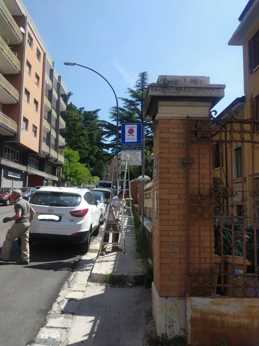 Domani, MERCOLEDÌ 18 MAGGIO 2022 gli stalli di sosta a pagamento (strisce blu) e altra segnaletica orizzontale saranno realizzati in via Vespucci, viale Dante, via Da Vinci, viale Marconi e via Torraca.