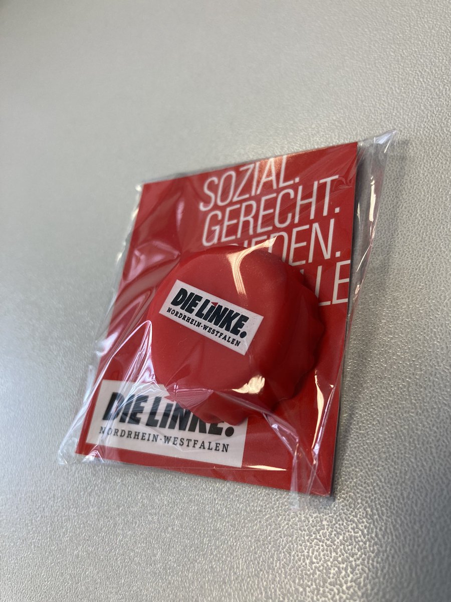 grensgang's tweet photo. War doch absehbar, dass eine Partei schlecht abschneidet, die meint, ich bräuchte etwas, um eine Bierflasche wieder zu verschließen 🤷‍♂️ https://t.co/neJRQ7dO3v