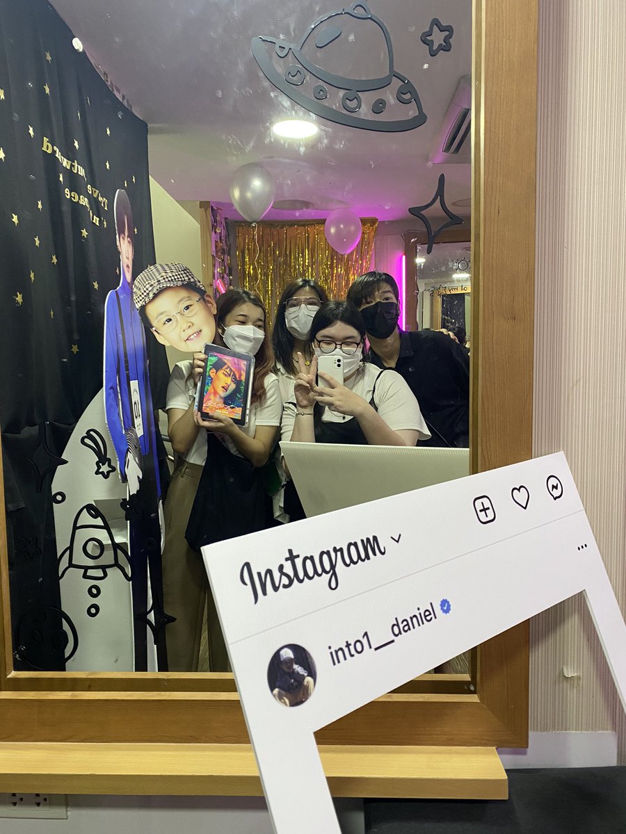 พีเกิล 🍔 ( ณรvik ) tweet media
