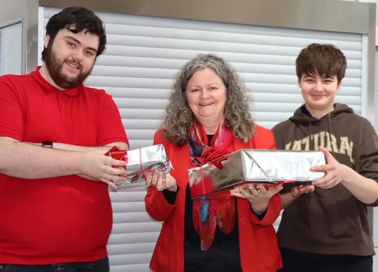 carlowinstitute's tweet photo. Our Graphic Design students recently participated in creating branding for a proposed new Dog Grooming business in Carlow. The joint winners were presented with their prizes by Dr. Markita Mulvey, Principal. #Design #Creativity @SOLASFET @ETBIreland @KCETB_QA @kcetb @kclr96fm https://t.co/2PzEnK2VO5