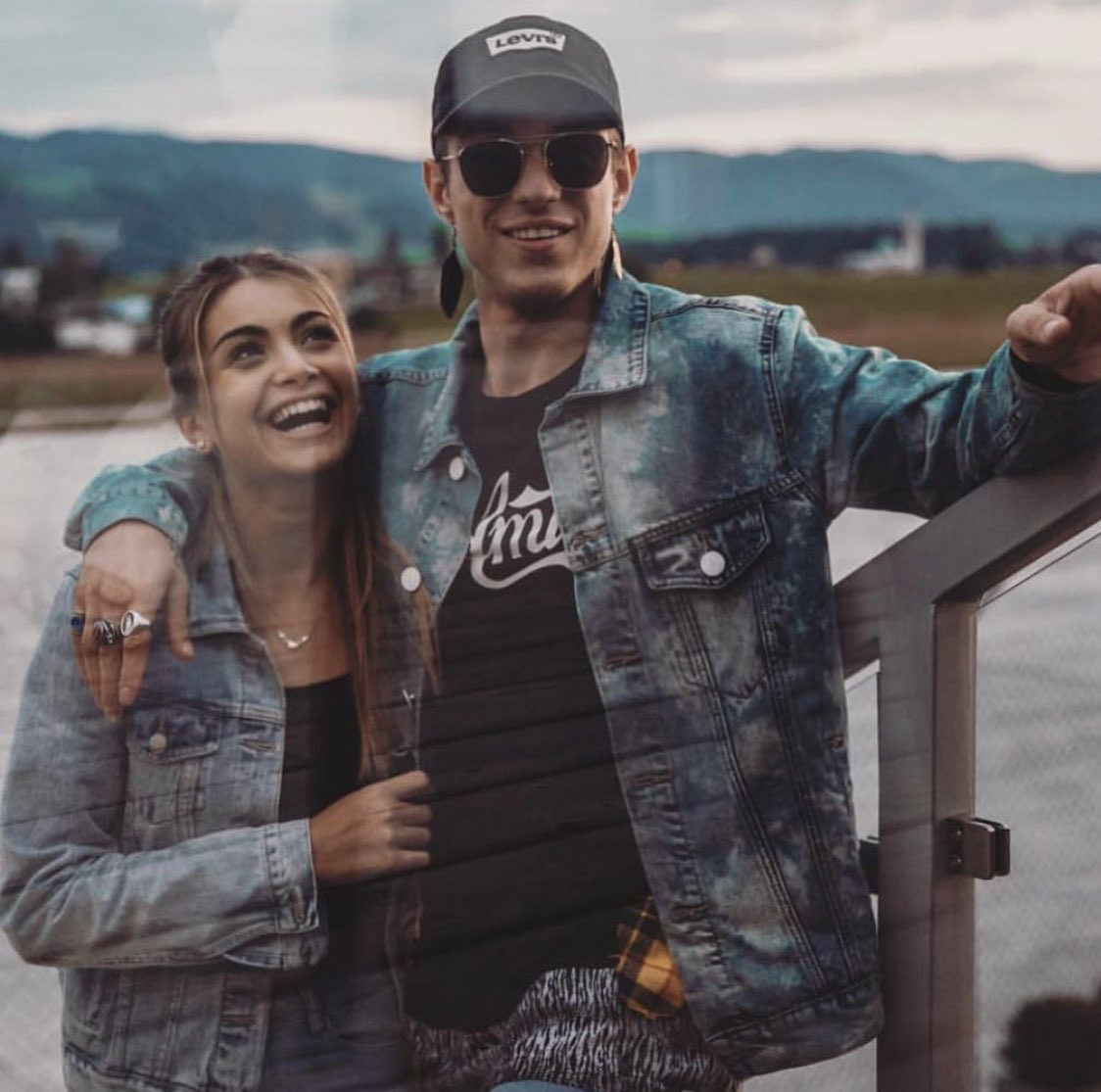 flowerpwrrrrr's tweet photo. il twitter è una repubblica fondata sui selfie di emma e irama
#Amici17 #iremma https://t.co/rPIReCSLZx