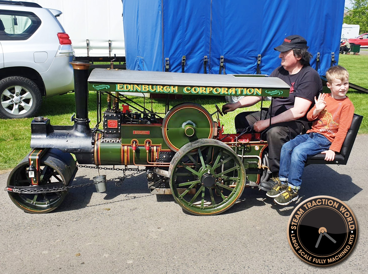 SteamTraction's tweet photo. Mark Stevenβs Steam Roller βMargaretβ proved at hit at Kelso, for the #BVAA weekend show.
Mark, from Edinburgh says, βA great day at Kelso and the engine was attracting a lot of attention.β
#scottishsteam #BVAA #Kelso #steamtractionworld #steamroller
https://t.co/XcRN90UytK https://t.co/dMExvrkk4Z