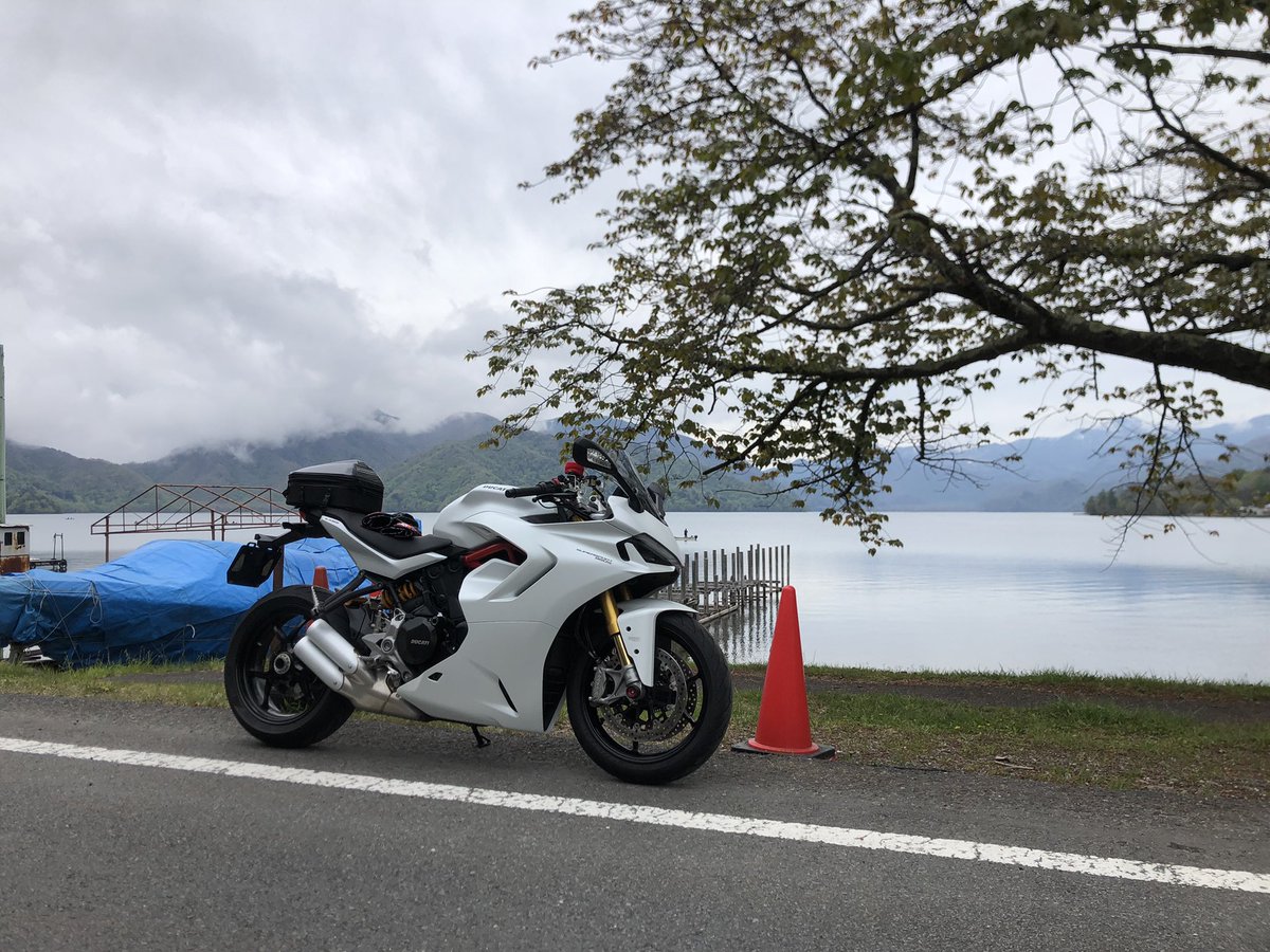 williaminJP2010's tweet photo. 出張帰りの寄り道
#ducati #myfirstducati #supersport950s #ドゥカティ #ドゥカティいいじゃん #スーパースポーツ #gaijinrider https://t.co/we4vqGNCgo