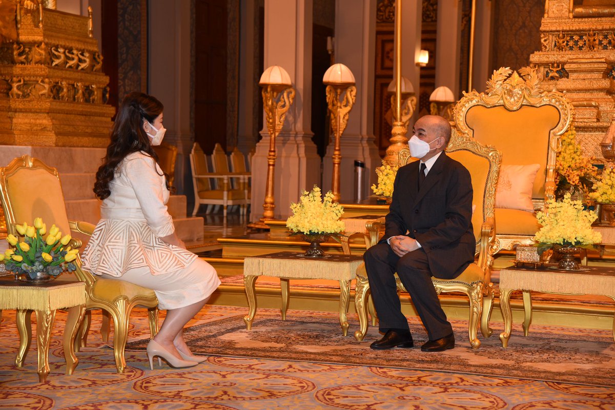 Hoy, S.E. Itzel Karina Chen Chan, Embajadora de Panamá presentó las Cartas Credenciales ante Su Majestad  Preah Bat Samdech Preah Boromneath Norodom Sihanoni, Rey de Camboya, acreditándose como Embajadora no residente de la República de Panamá ante el Reino de Camboya.