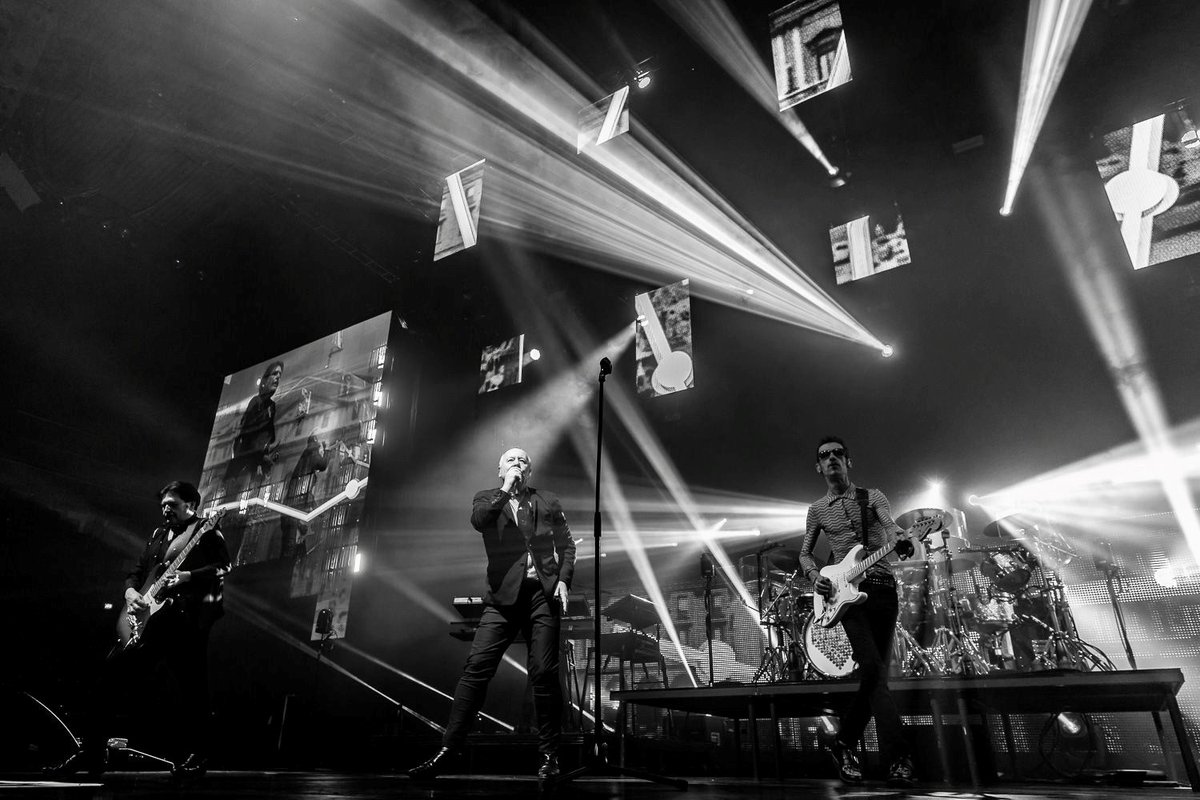 WHITE LIGHT!
We'll never forget these touring nights of white noise and white lights!
Where no two concerts ever feel the same, and no night feels complete until the last chord rings out and 100 percent has been given.
JK
Photo by Thorsten Samesch |ToddeVision.de