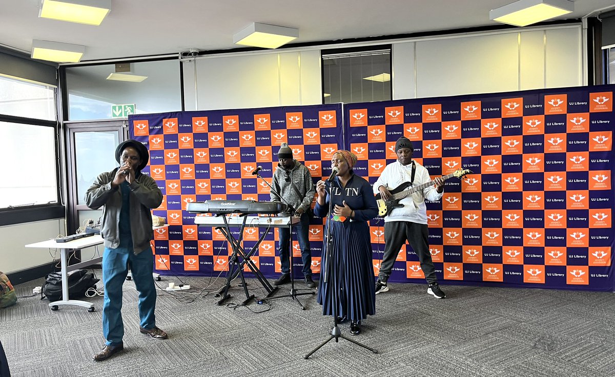 Dancing #Librarians #UJLibraryIntConf2022 performance by #Zionruts Family #UJLibrary