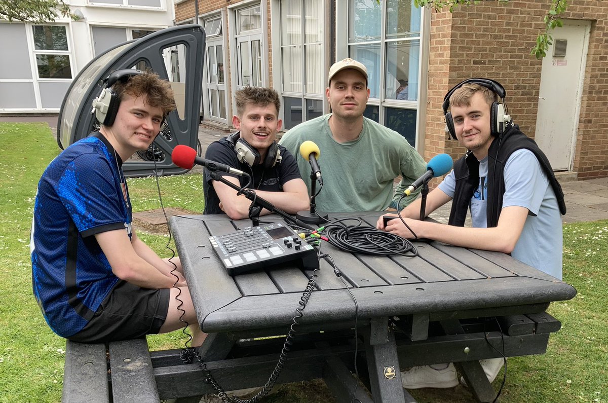 Really enjoyed teaching this lot all about talk radio/podcasts this semester. <a href="/BASportsJourno/">Sports Journalism</a> Lots of lively debate, banter and shows packed full of sound.