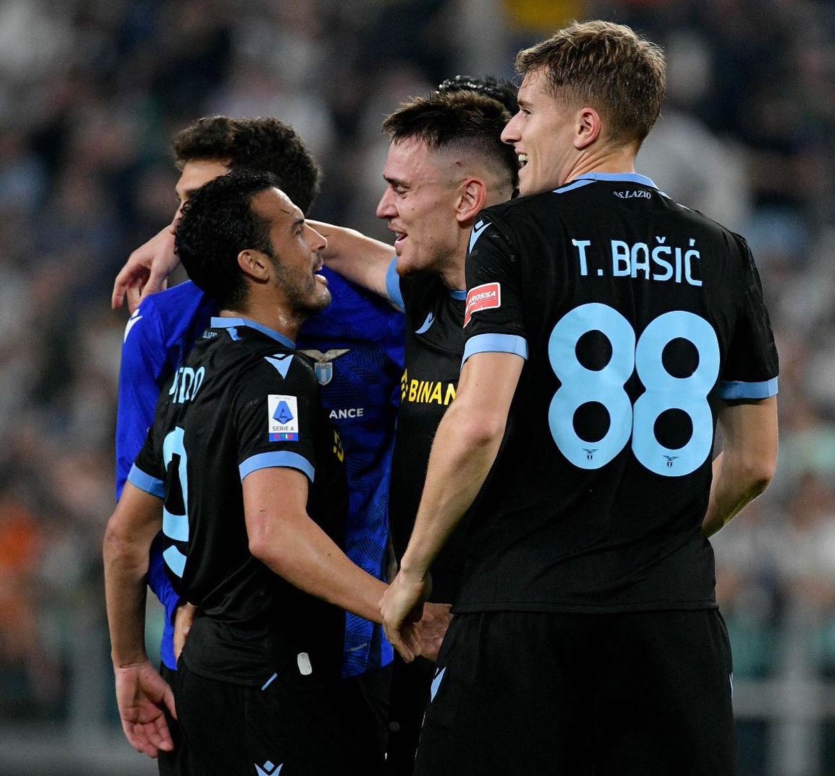 _Pedro17_'s tweet photo. 💪 Obiettivo raggiunto. Avanti sempre questa famiglia. That feeling!! Come on Eagles!! 🦅⚪🔵

@OfficialSSLazio #ForzaLazio #JuveLazio #CMonEagles @SerieA https://t.co/TF0azeMIND