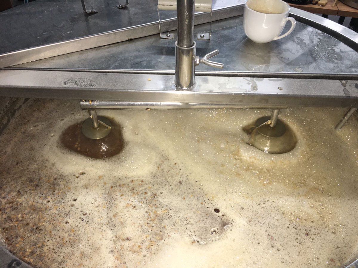 My New year’s resolution was to make more Resolution IPA, so here goes.  Nice big fat juicy, bitter IPA. 80ibu 6.8%abv. Hopped every 5 minutes in the boil. Cascade, southern Hospitality, citra, Idaho7, lupomax mosaic and Galena.