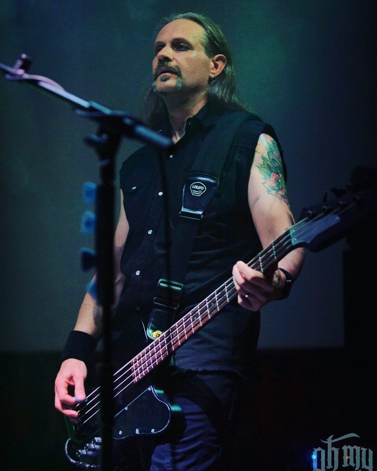 ZeitgeistZero's tweet photo. BASS ACTION - A great shot of Ian on Saturday nought @gothupnorth #leeds #goth #leedsgoth #postpunk #darkwave https://t.co/gAIPnZLG9N