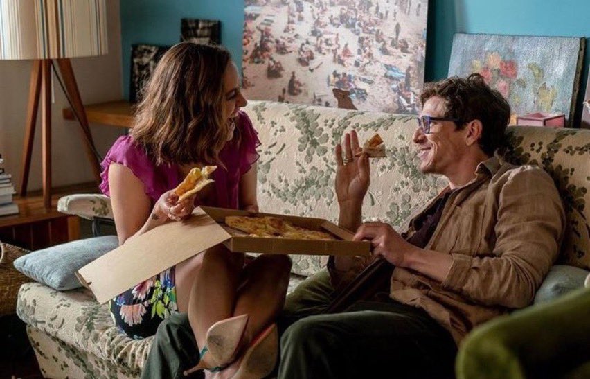 socialcineteca's tweet photo. “Se io sono una mezza mela, rossa, tonda non andrò a cercarmi una mezza mela verde e stretta. Però se ne trovo una rossa, tonda, che magari è ammaccata sul lato come me, anche se non è dello stesso punto di rosso, me la faccio andare bene.” #4metà https://t.co/4cGyCGM4lr