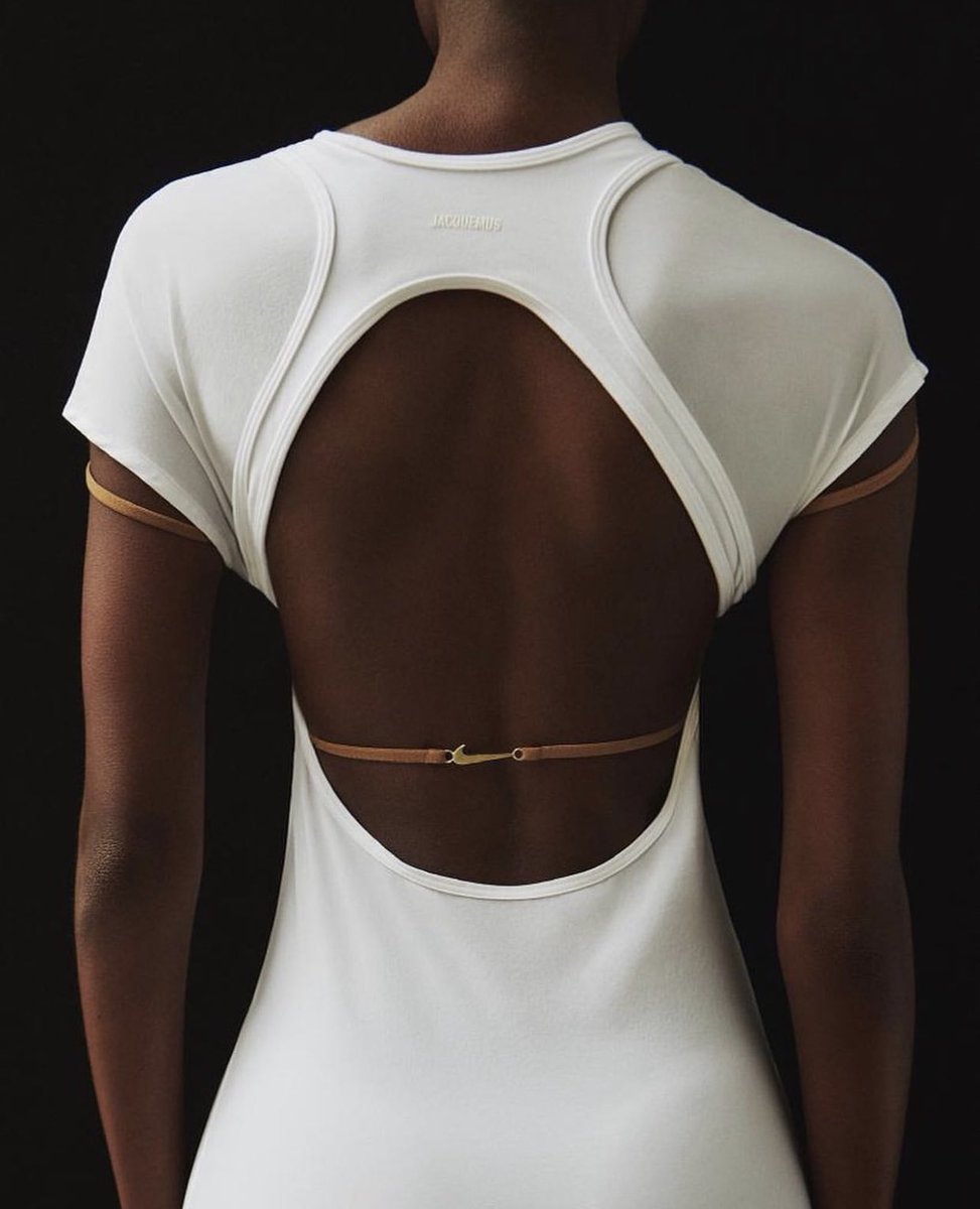eliesaaabs's tweet photo. Jacquemus x Nike https://t.co/5k6vWCDMva
