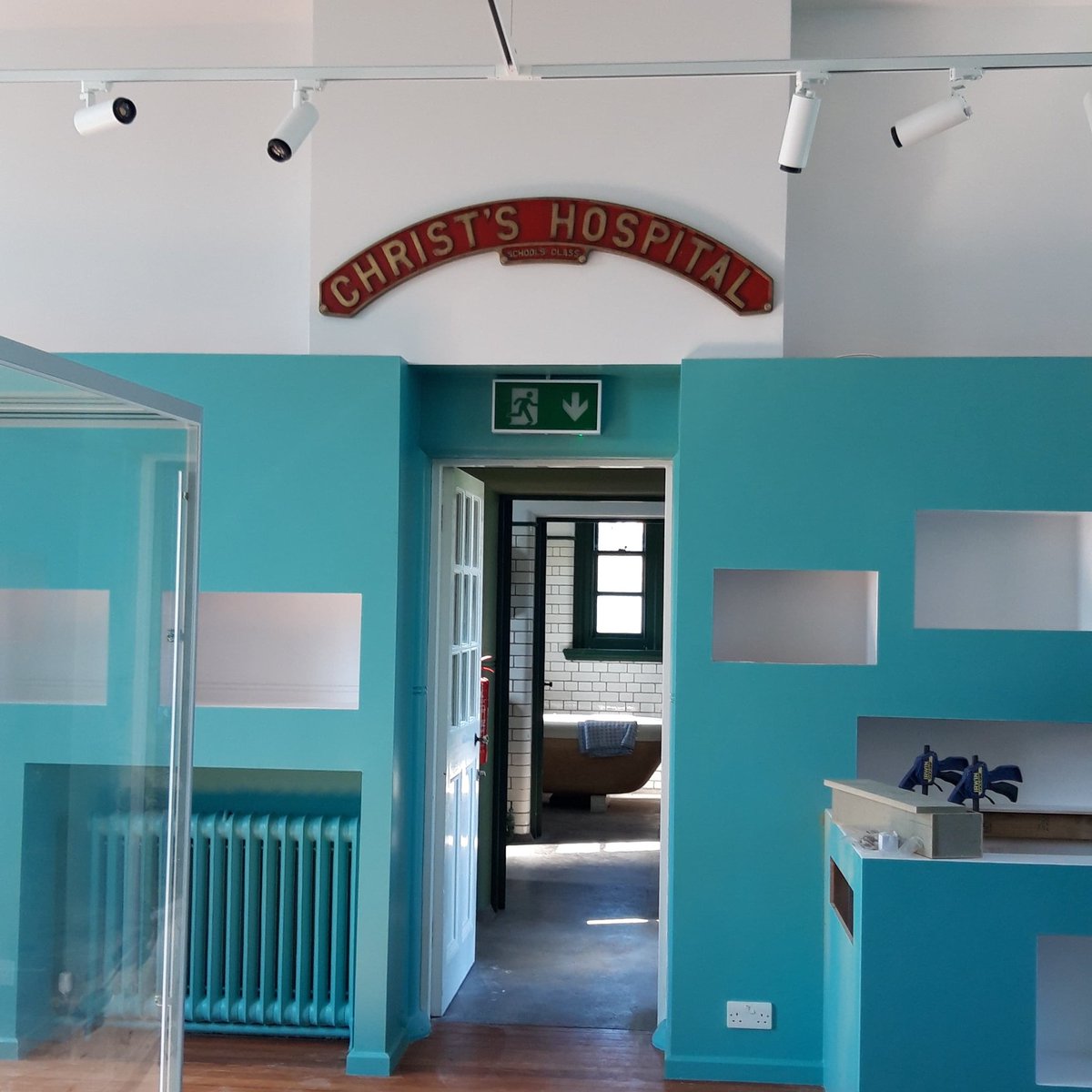 RednBlue_exile's tweet image. Today I am working in the museum of the school that is Englands very own #hogwarts Christ's Hospital. #harrypotter #buildclean #gutterbuster