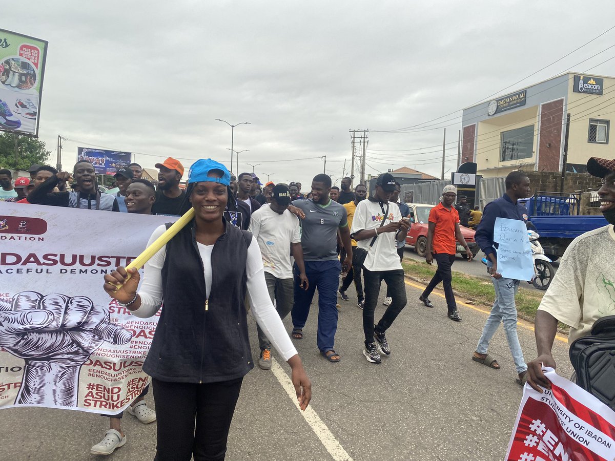 studentsunionui's tweet photo. #EndASUUStrike PROTEST ONGOING IN IBADAN🔥🔥🔥 https://t.co/9Dt28BZuOy