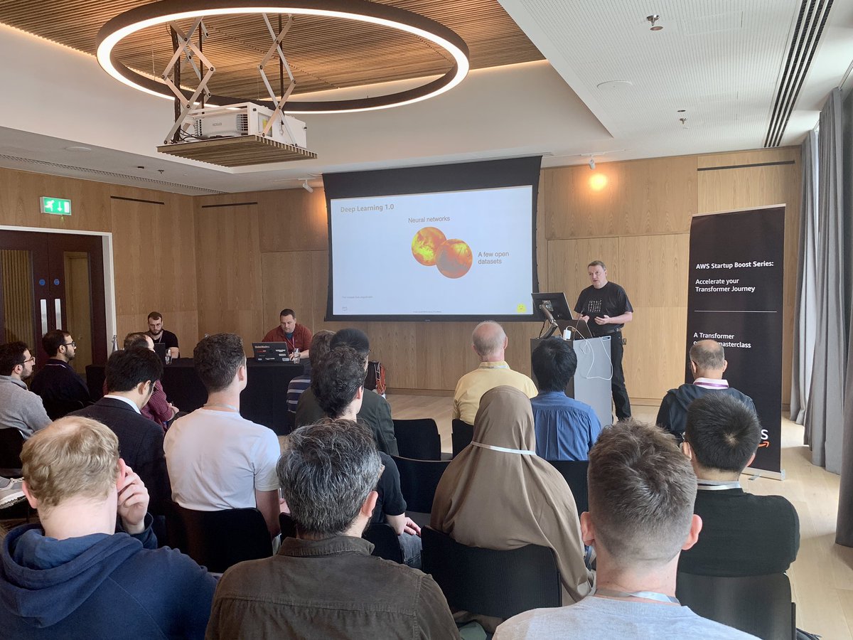 inayulo's tweet photo. Kicking off today’s #AWSStartupBoost event with @julsimon’s #deeplearning 2.0 presentation @huggingface @AWSstartups @AWS_UKI https://t.co/piqaagxayx