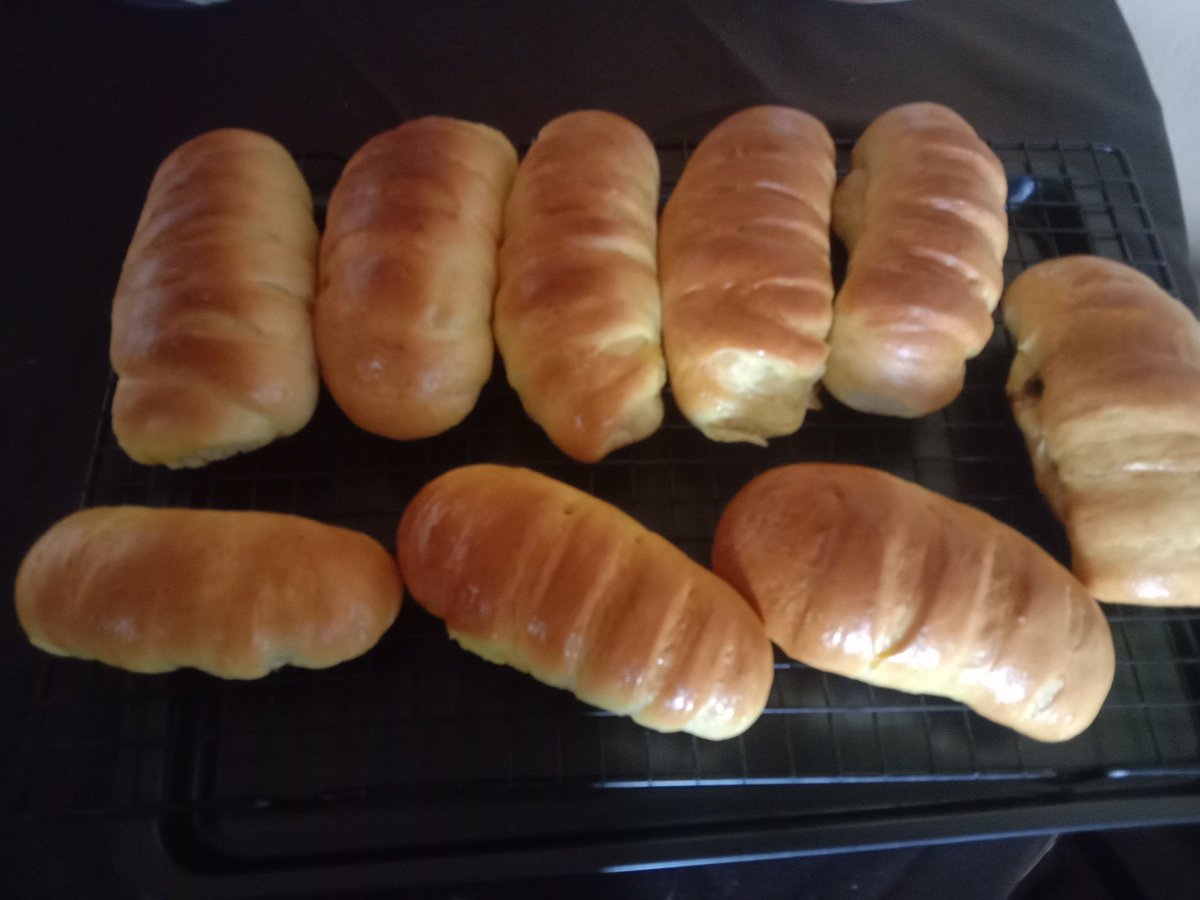 roti isi iseng2 mumpung masih sama pisang 😁