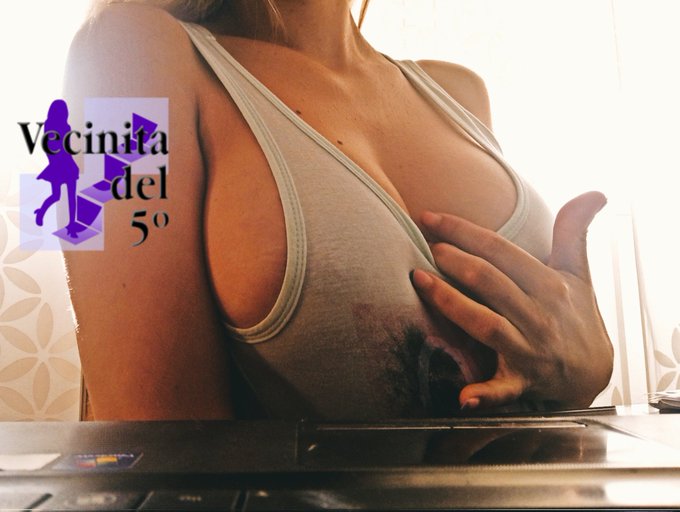 Estudiando📝&iquest;como puedo despejar la mente un poco?  Darme ideas 💭 por DM https://t.co/sfsZcpus2e<a href="/tag/miercolesdeculos"class="tags"><span>#miercolesdeculos</span></a>