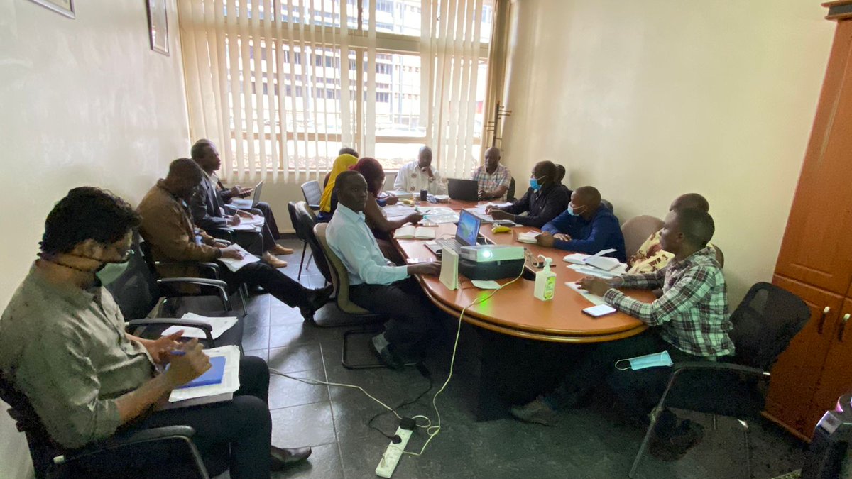 UfpeaUg's tweet image. Quality Assurance Managers of Fish factories discussing the new #EU regulations

#fish_processing #fishinglife