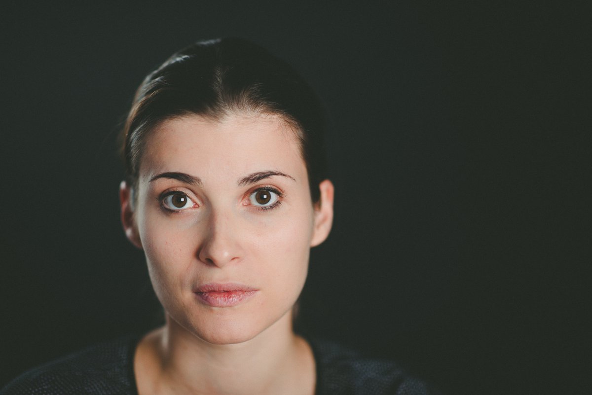les_osses's tweet photo. La metteure en scènme, dramaturge et comédienne fribourgeoise ANNE SCHWALLER, 39 ans, prendra la direction artistIque du Théâtre des Osses – Centre dramatique fribourgeois dès l'été 2023. Pour en savoir plus ➡  https://t.co/5as7fHdEij
#fribourgregion #artsvivants #scène https://t.co/83KptHkzy4