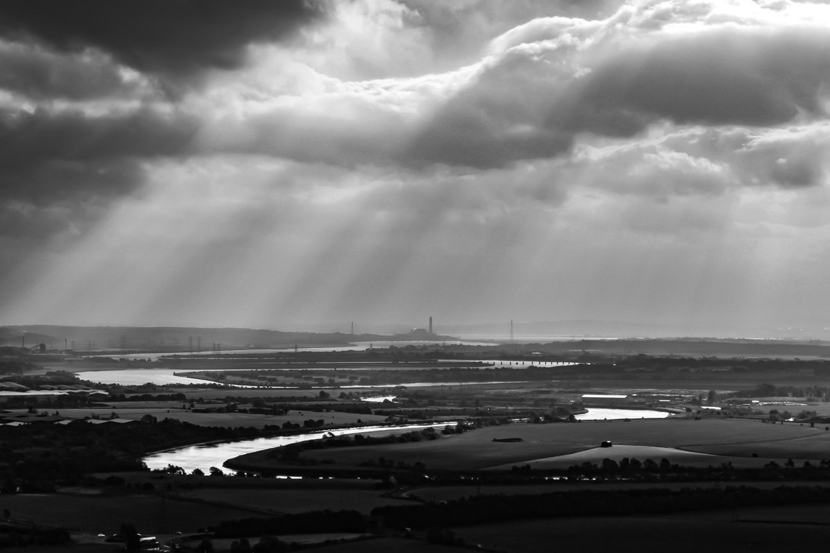 Scottish_Photos's tweet photo. The wonderful view from the National Wallace Monument in Stirling down River Forth to Grangemouth & Kincardine, Scotland. https://t.co/DiRxK0J0oM
#wallacemonument #stirling #visitstirling #toursofscotland #scotspirit https://t.co/zmPiKq1stc