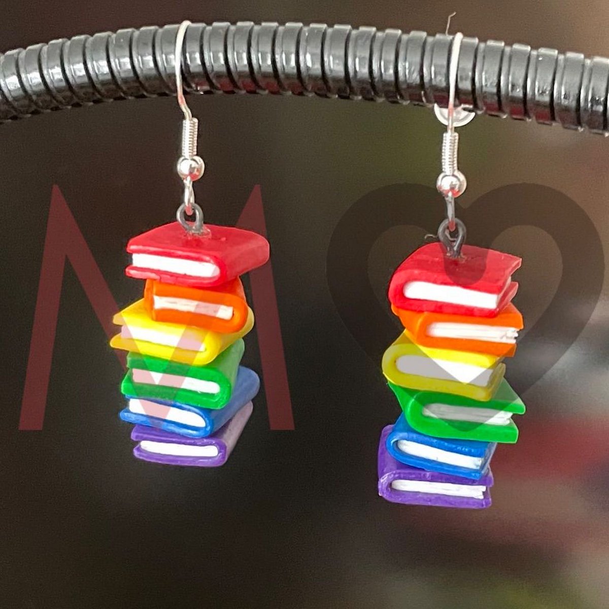 MInvernalia's tweet photo. Por el #DiaInternacionalcontralaLGTBifobia los pendientes libros y puzzles tienen un 10% de descuento.
¡Envío incluido a cualquier parte de Europa!
https://t.co/2RXHdDVQiF https://t.co/yKlsLcqYrE