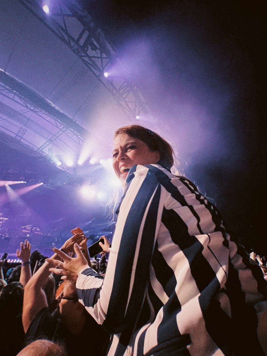 rosicope's tweet photo. About last night #MCREDEN 🥹@MCRofficial https://t.co/8jrd5S3qxx