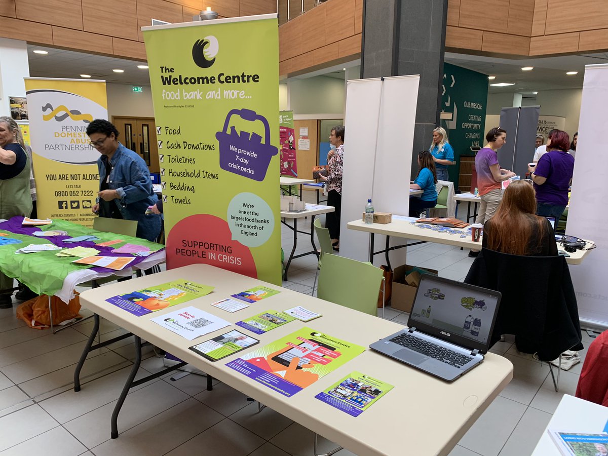 Welcome_Hudds's tweet photo. First event in over 2 years at @kirkleescollege . Lovely to see so many attendees from all our local 
#charities #Hudderfield @oc_kirklees @Giveafewwords @theLBT @htafcfoundation https://t.co/4KPCBkNayg