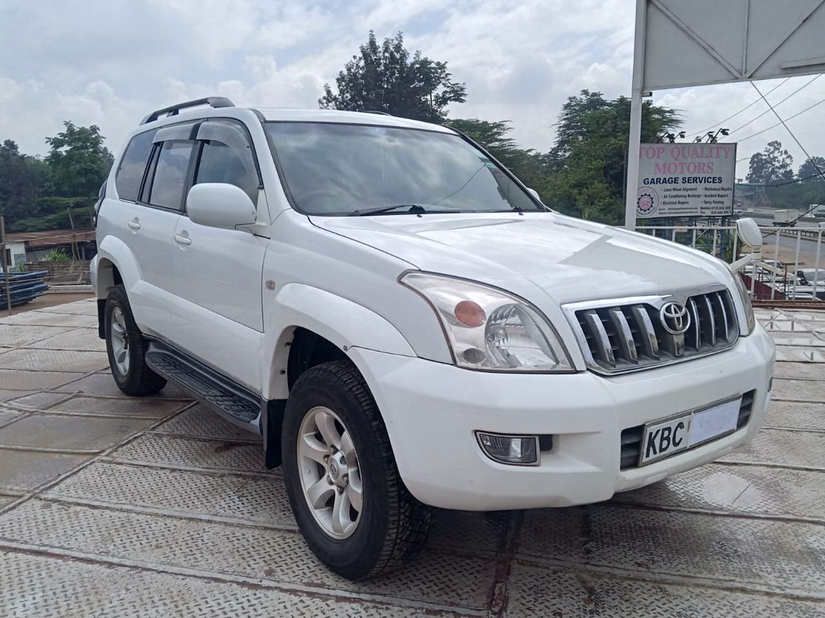 aplusmotorske's tweet photo. 2002 Toyota Prado | 3000cc diesel automatic | 7 Seater | Fog Lights very clean cost 1.99M Trade In Accepted 
Product Link:https://t.co/PQrFYFDGTG
Call 0706555666/0707555666
#Kirinyaga https://t.co/c7JGXdqun7