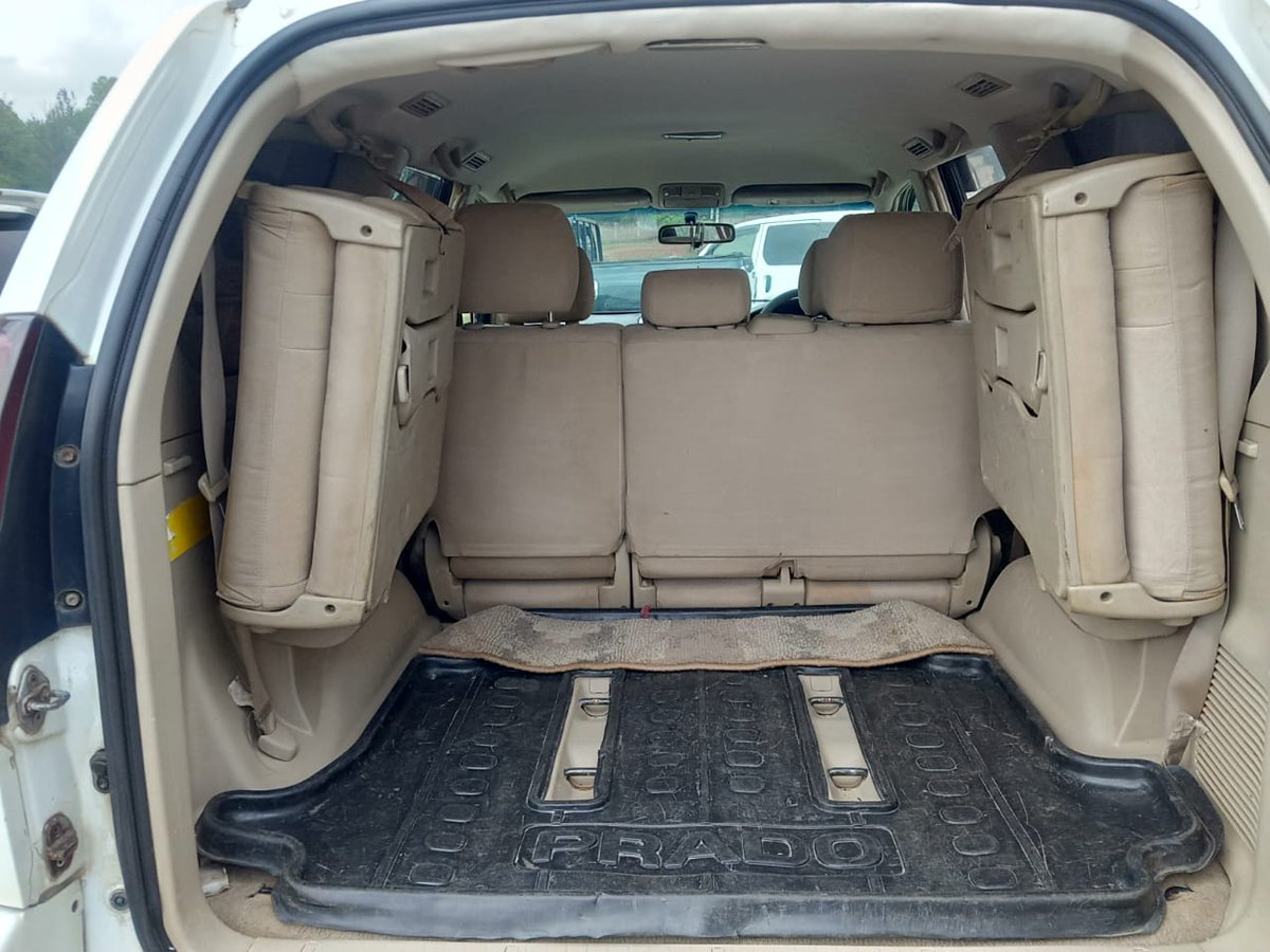 aplusmotorske's tweet photo. 2002 Toyota Prado | 3000cc diesel automatic | 7 Seater | Fog Lights very clean cost 1.99M Trade In Accepted 
Product Link:https://t.co/PQrFYFDGTG
Call 0706555666/0707555666
#Kirinyaga https://t.co/c7JGXdqun7