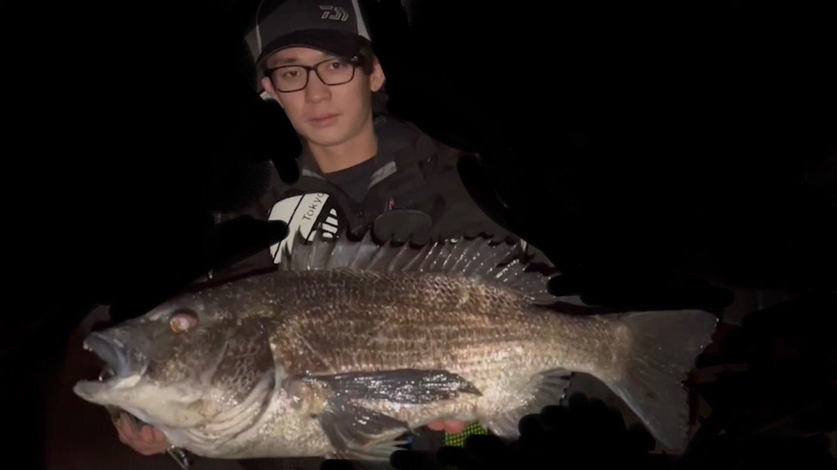 fishing0126's tweet photo. 河川でチニング
仲間と合わせて20本以上
＃河川　　＃チヌ
＃バイブ　#キックビート
＃入れ食い https://t.co/LzNfFu08tt
