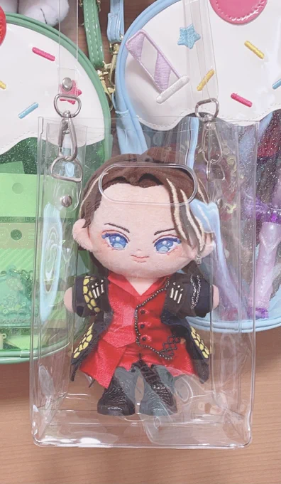 上田くんの自作ぬいできた〜!
全部手縫いだから拙い点もあるけど我ながらめちゃくちゃかわいい😂💙
BIRD LANDのバッグにすっぽり収まるサイズ✌️
今度の名古屋のライブに連れて行く〜!
#かつん手芸部 
#KATTUNLIVETOUR2022Honey 