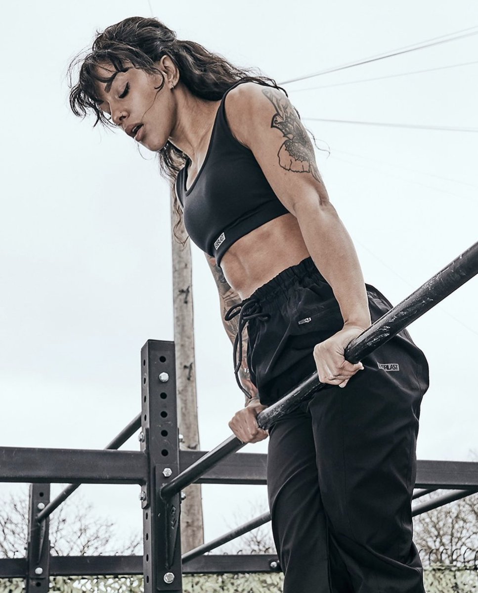 UK Female Reps Champion 20 🏆 'Ejay Ink' loves using our #calisthenics rig!

📸: <a href="/JonPaynePhoto/">Jon</a>