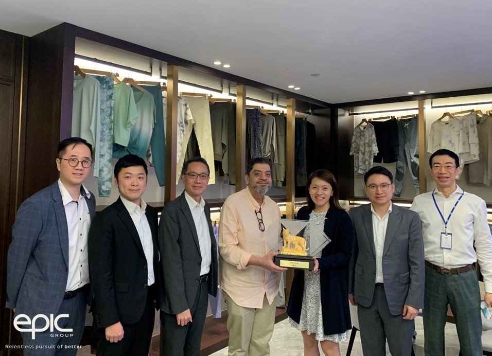 epicgroupglobal's tweet photo. @HSBC  and @epicgroupglobal  continue to strengthen our longstanding relationship. The financial institution has been a key strategic partner to our #relentless growth journey, supporting our vision to make this world a #better place! https://t.co/teOPBNoKx8
