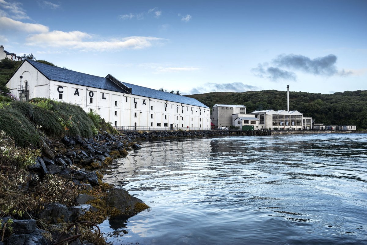 distillery_tour's tweet photo. We've a new podcast ready & waiting for you - learn more about the rich history of Islay & its enduring relationship with the Caol Ila Distillery now at https://t.co/RRmpSG40DZ #Whisky #Distillery #CaolIlaDistillery #CaolIla #VisitIslay #Islay #IslayDistilleries https://t.co/SJy6D9mXtM