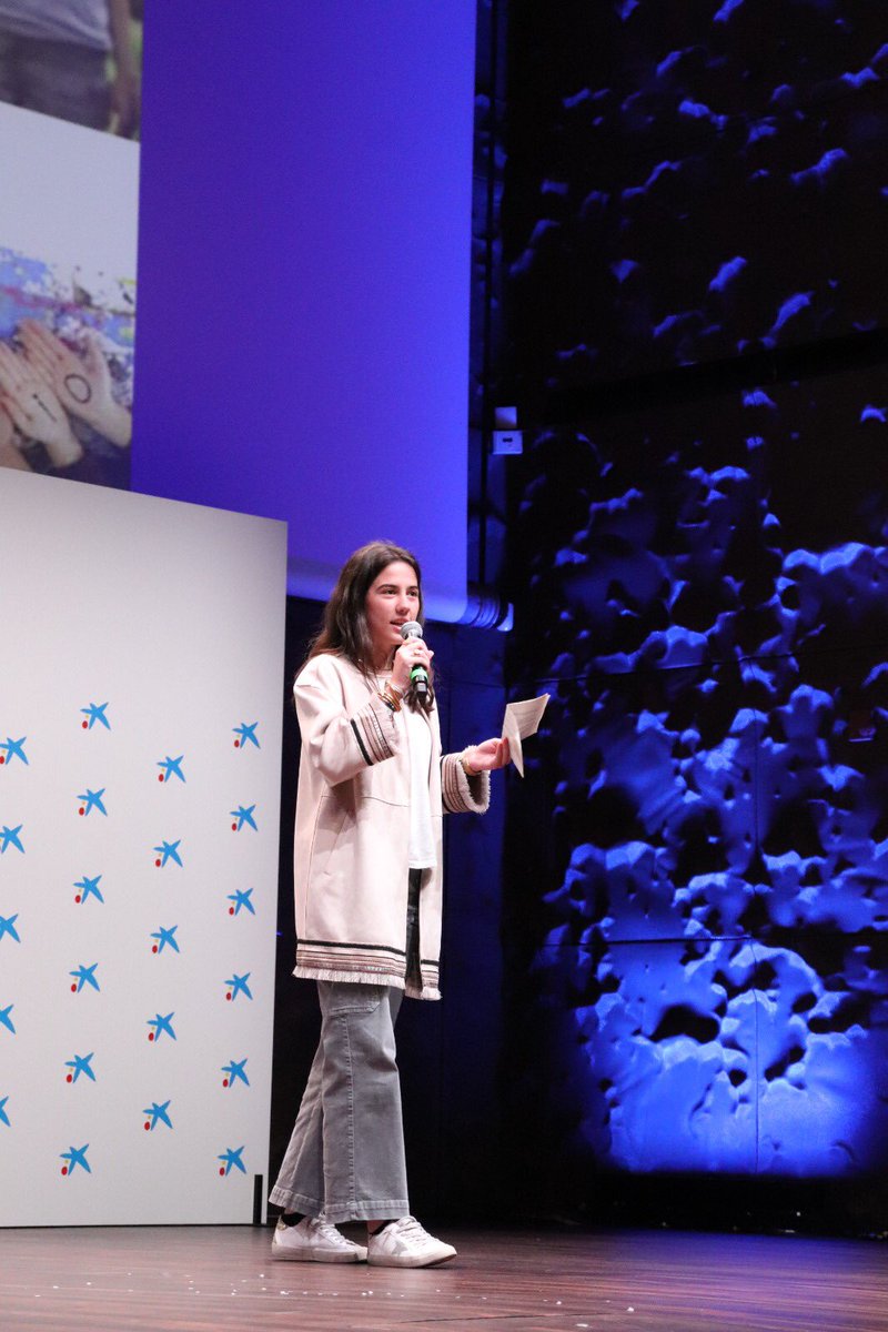 fase_fundacion's tweet photo. 🌍 El 7 de mayo, varias participantes de #LeaderCode presentaron sus proyectos de impacto en el evento #GlobalTrends

Los tres primeros fueron:
👉🏻 Maria E. y Mireia S. "Tu tiempo es oro"
👉🏻 Alba J. y Rocio R. "Share letters"
👉🏻 Maria T., Laia M., Lucía A. "Jóvenes voluntarios" https://t.co/fqePGc7UFD