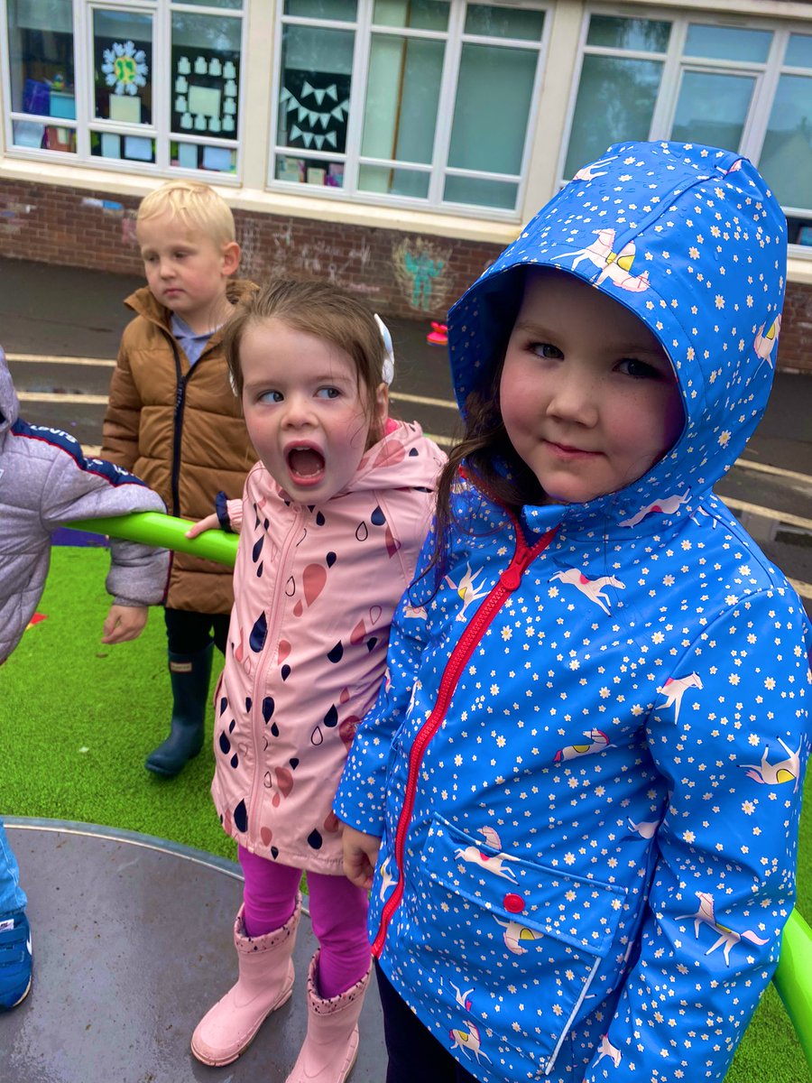 goingtoCCPS's tweet photo. A cloudy day brightened up by all of these cheery faces! Nursery visits to school. #p1transition #goingtoschool https://t.co/16Ue4n8e3c