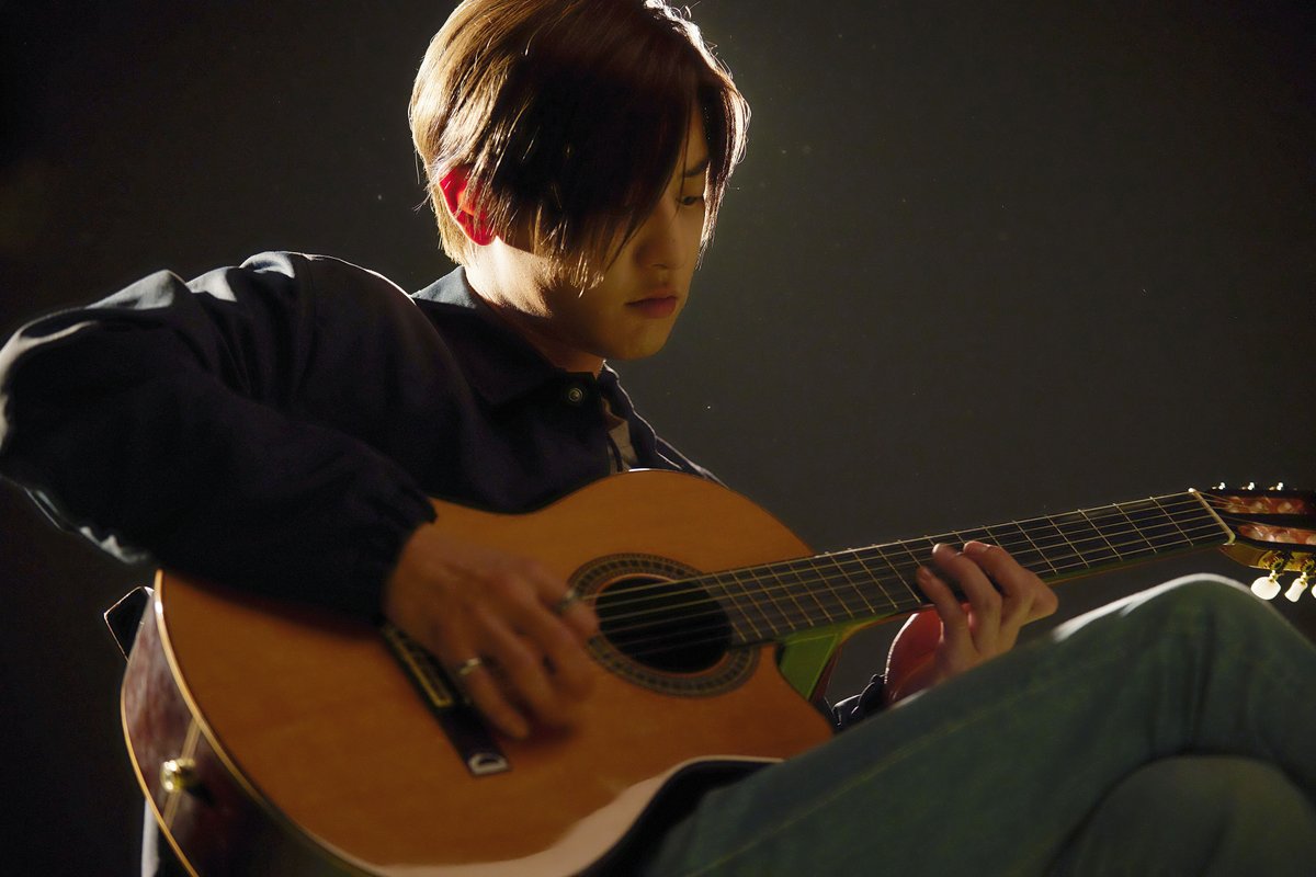 Kkorepo's tweet photo. #EXO #チャンヨル、映画初主演! 韓国初登場1位を獲得した本作がファン待望の日本公開決定!『ぼくの歌が聴こえたら』 チャンヨルが #ビリー・アイリッシュ「#Bad_Guy」を披露! 本編映像解禁https://t.co/AKgwnw1dBC https://t.co/jMw17ZvTOz