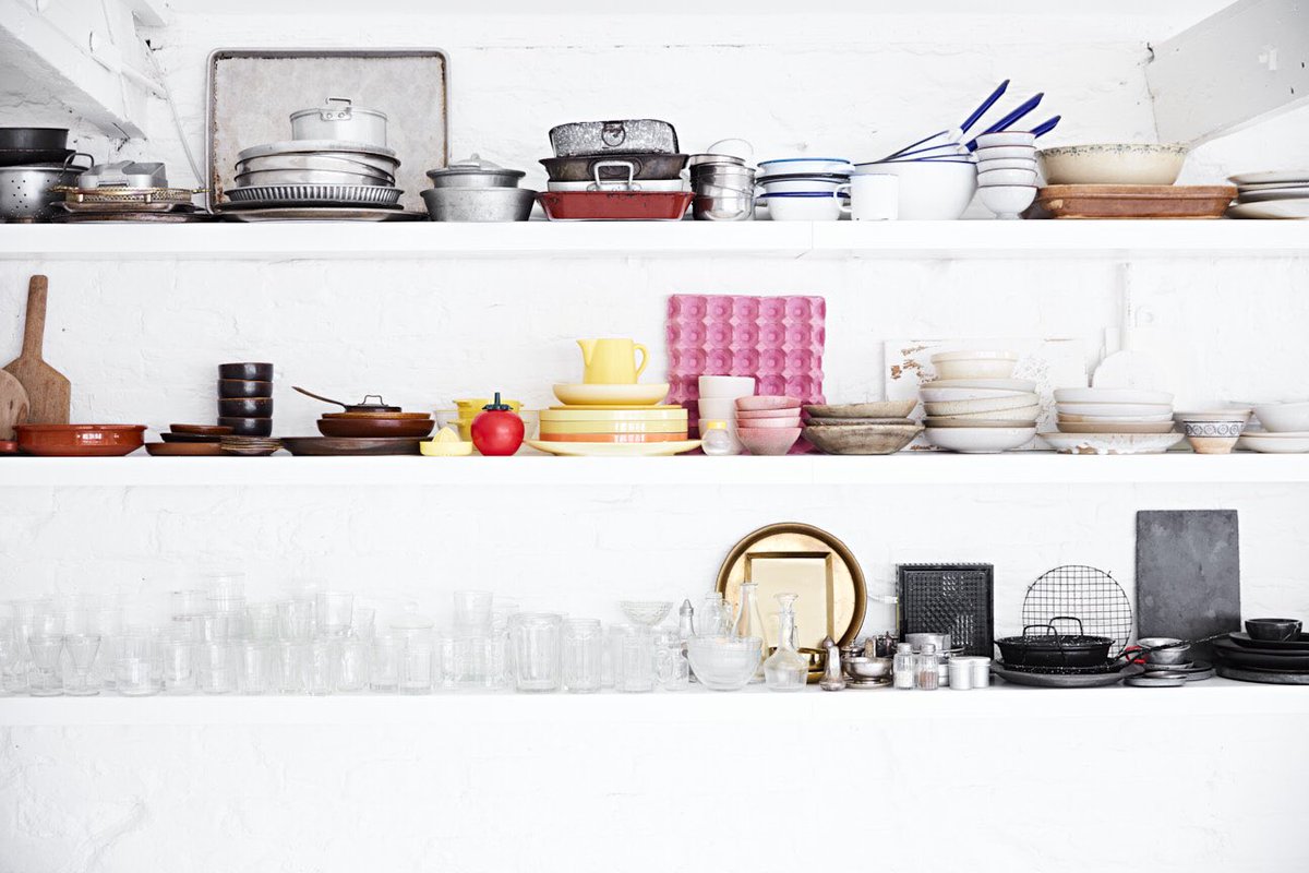 RebeccaSeal's tweet image. Who wants to come and shoot in my beautiful SE London studio, Kemble House? Or host a dinner or workshop there? It’s got an amazing kitchen (better than mine tbf) and wonderful light. Photographers/videographers can use our props and backgrounds, too 👉🏻 bit.ly/3sG7tsg